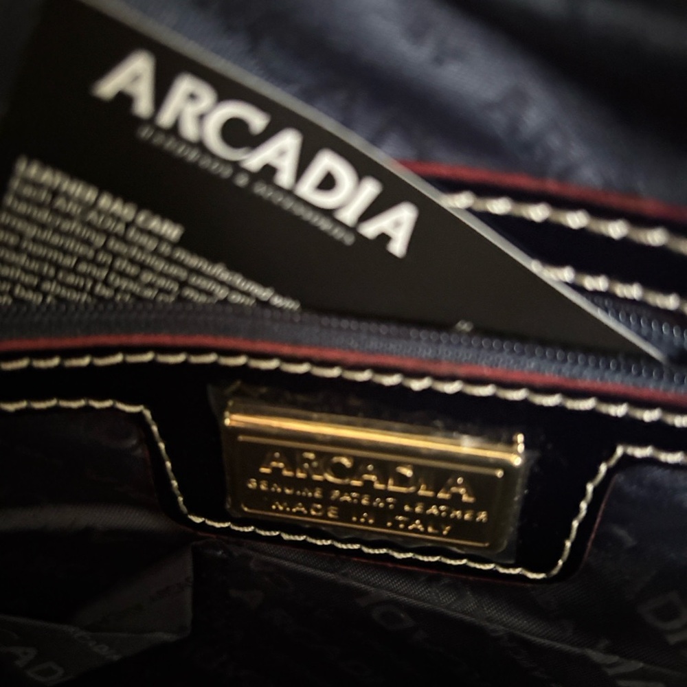 Arcadia Oceano Patent Leather Bag - Picture 9 of 12